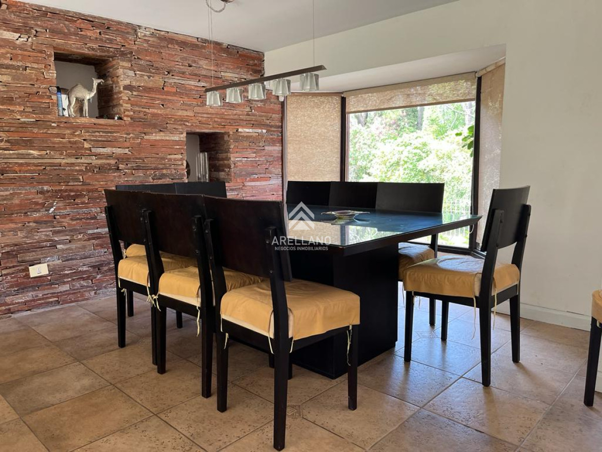 Casa ID.1857 - Venta casa 4 dormitorios  