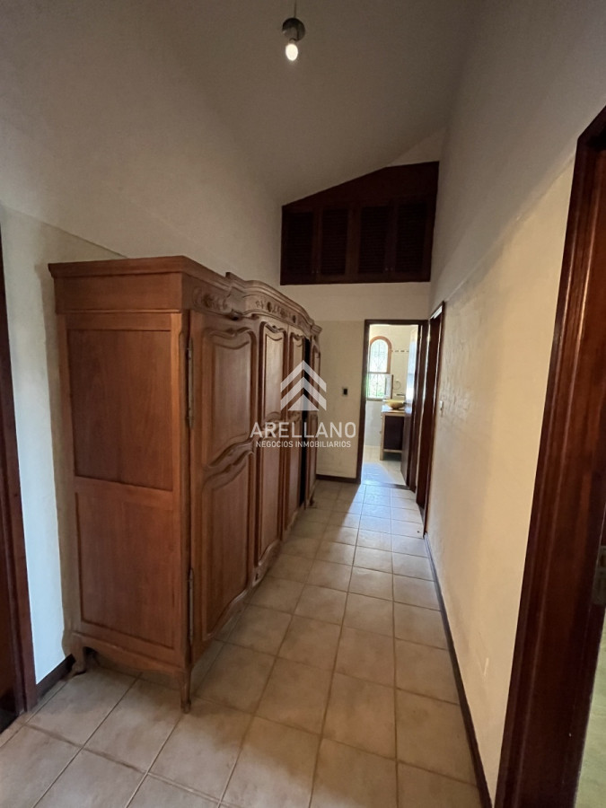 Casa ID.2001 - Venta casa 3 dormitorios y dependencia 