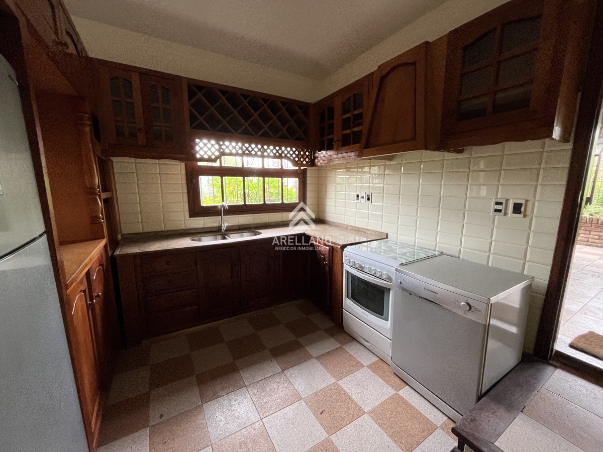 Casa ID.2001 - Venta casa 3 dormitorios y dependencia 