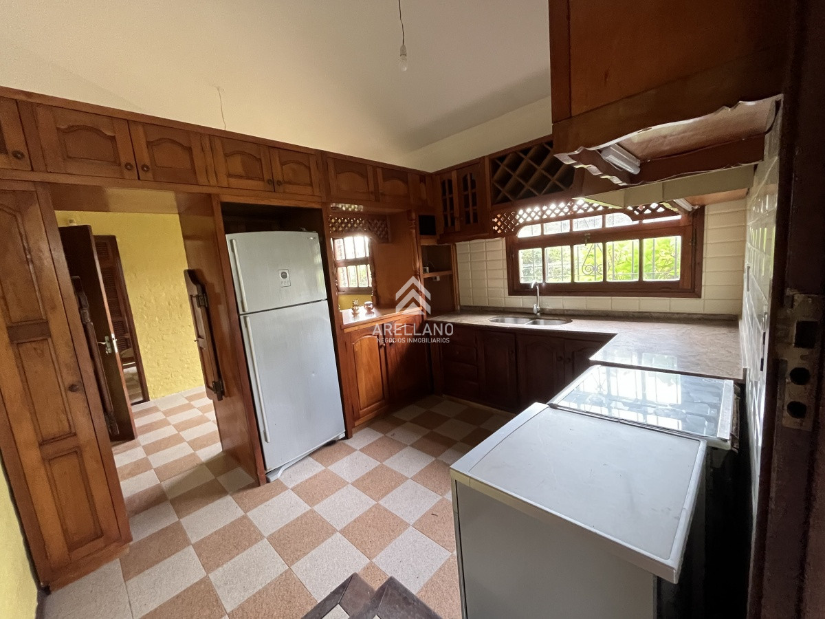 Casa ID.2001 - Venta casa 3 dormitorios y dependencia 