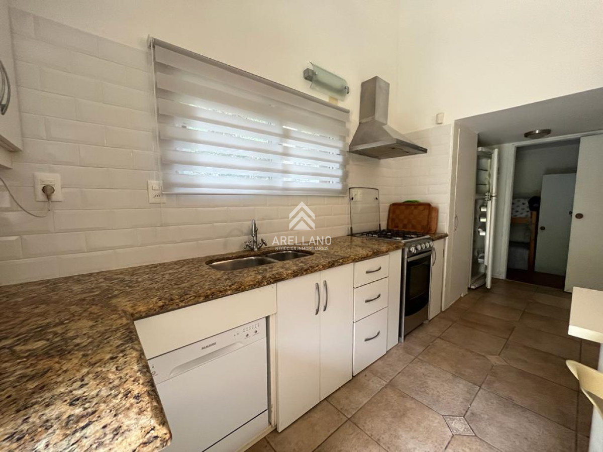 Casa ID.1857 - Venta casa 4 dormitorios  