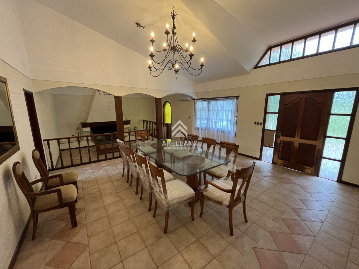 Casa ID.2001 - Venta casa 3 dormitorios y dependencia 