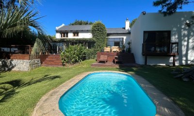 Increíble casa totalmente reciclada en venta, 5 Dormitorios en La Barra