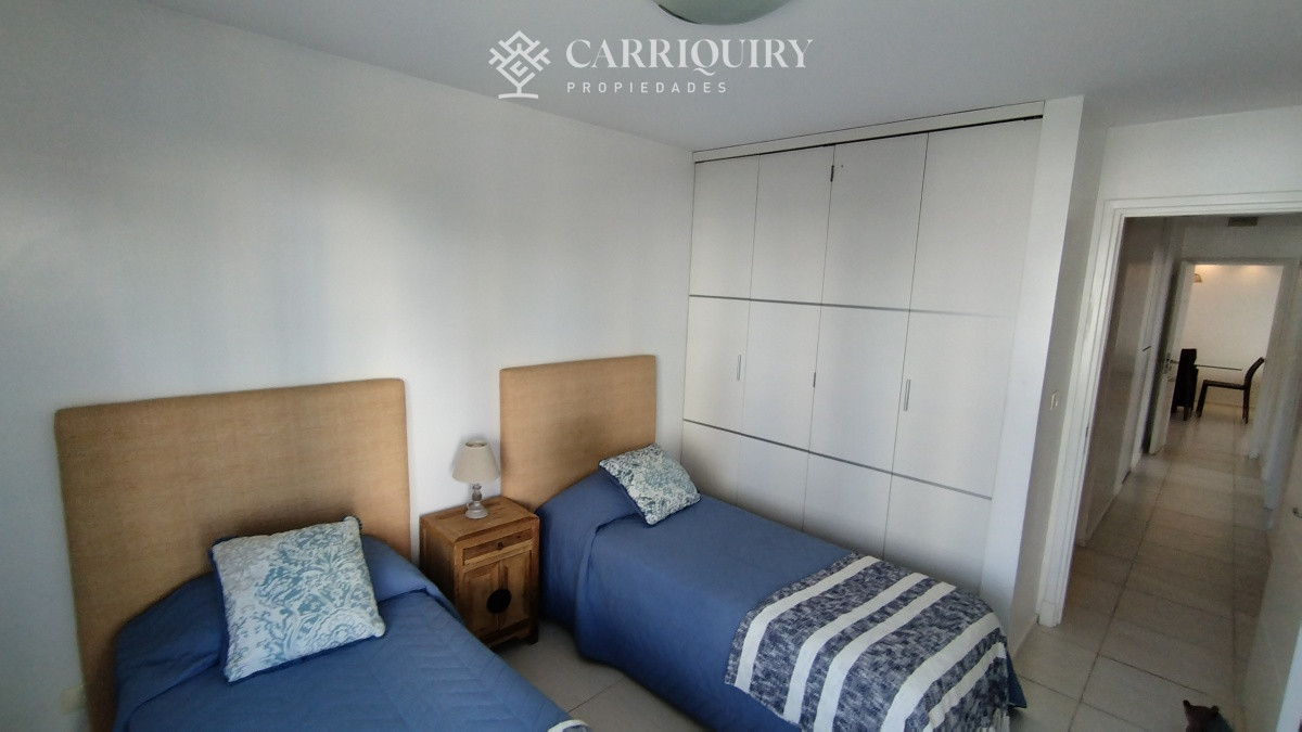 Apartamento ID.6765 - Apartamento en venta de 3 dormitorios en torre con servicios- zona Brava en Punta del Este