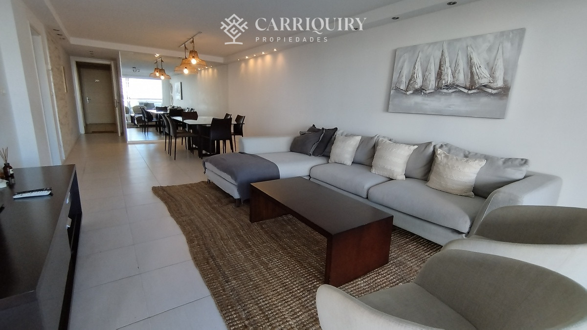 Apartamento ID.6765 - Apartamento en venta de 3 dormitorios en torre con servicios- zona Brava en Punta del Este