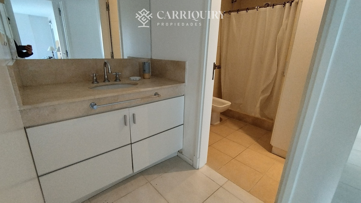 Apartamento ID.6765 - Apartamento en venta de 3 dormitorios en torre con servicios- zona Brava en Punta del Este
