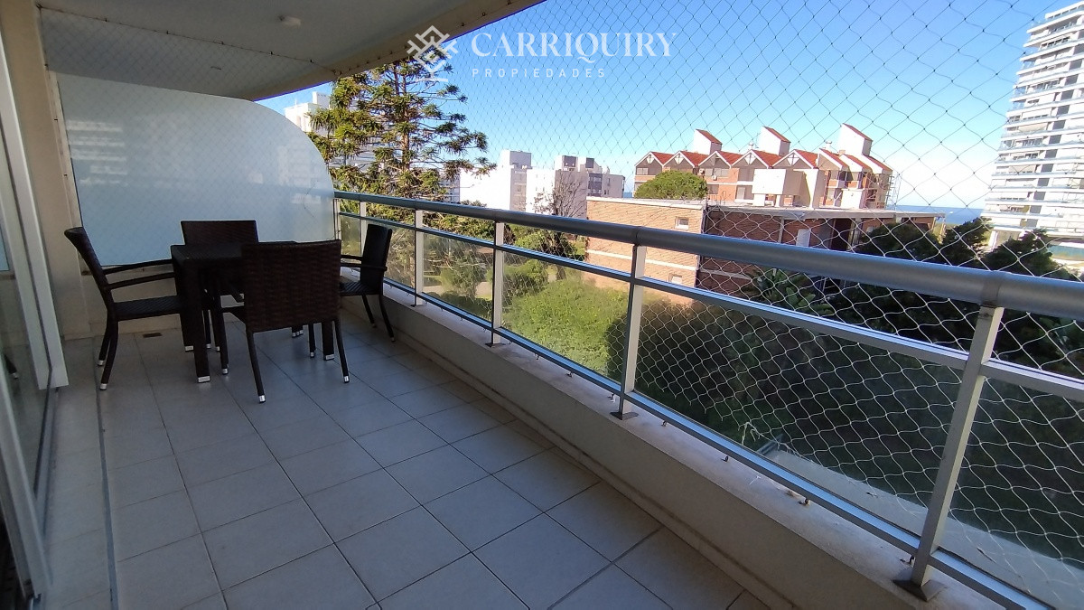 Apartamento ID.6765 - Apartamento en venta de 3 dormitorios en torre con servicios- zona Brava en Punta del Este