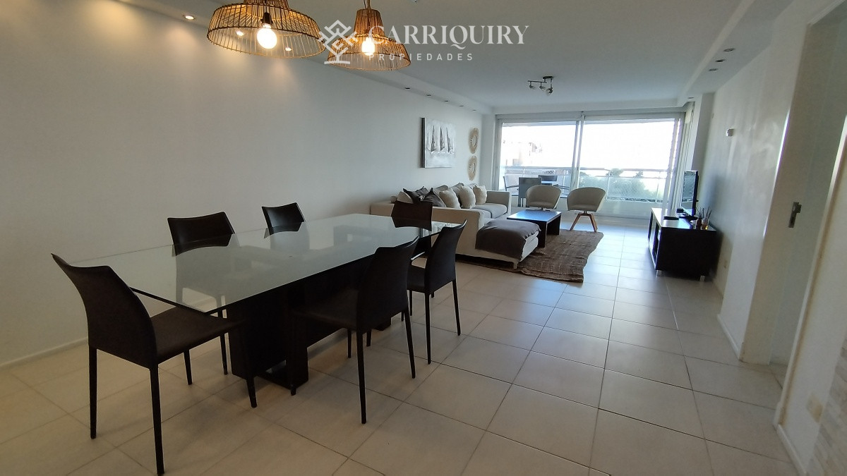 Apartamento ID.6765 - Apartamento en venta de 3 dormitorios en torre con servicios- zona Brava en Punta del Este