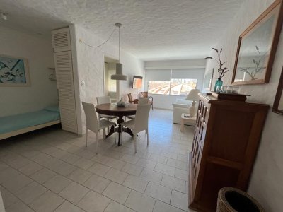 En venta apto 1 dormitorio reciclado en PENÍNSULA- PUNTA DEL ESTE