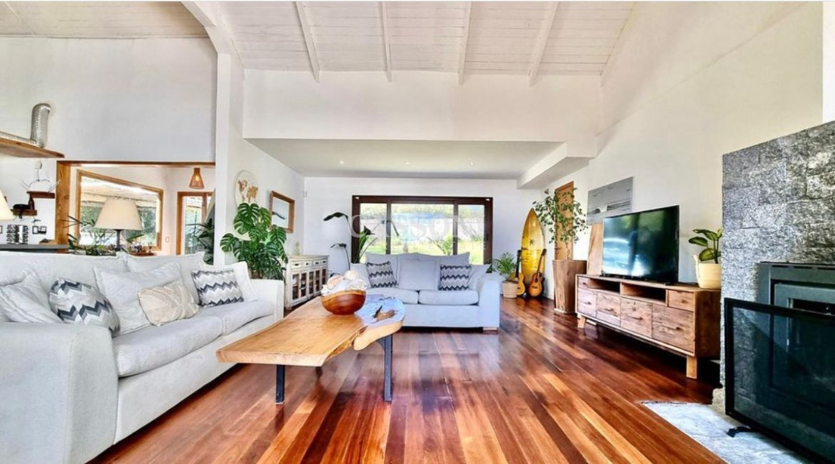 Casa ID.3261 - Increíble casa totalmente reciclada en venta, 5 Dormitorios en La Barra