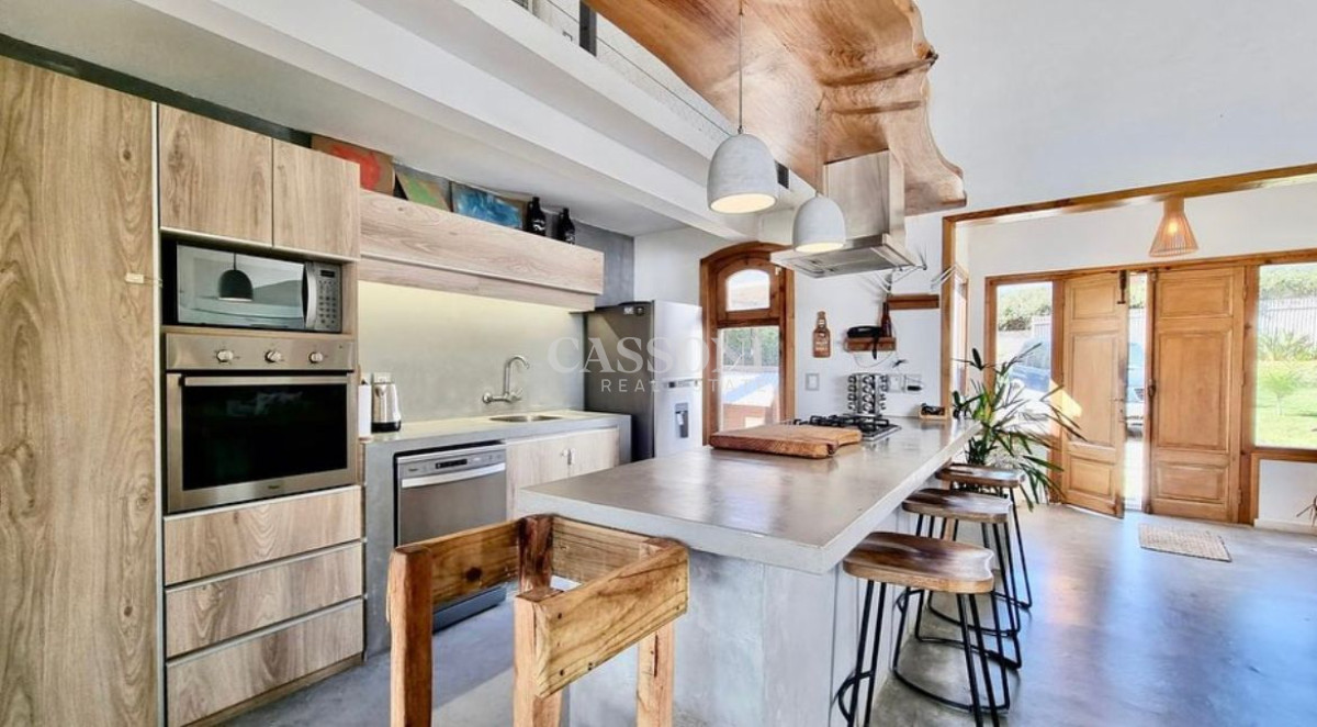 Casa ID.3261 - Increíble casa totalmente reciclada en venta, 5 Dormitorios en La Barra