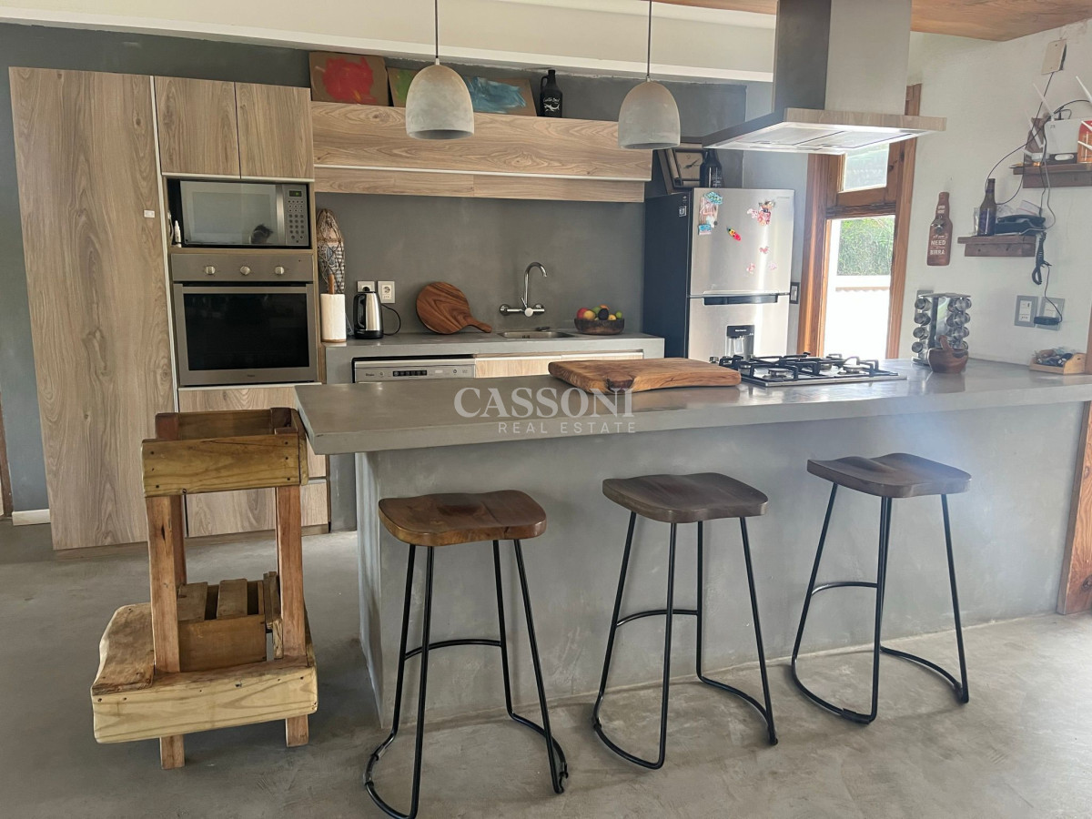 Casa ID.3261 - Increíble casa totalmente reciclada en venta, 5 Dormitorios en La Barra