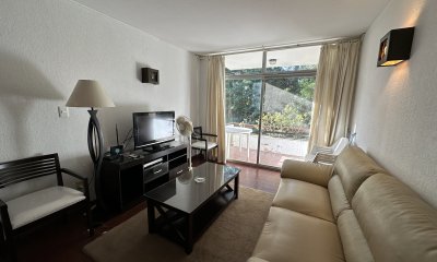 Apartamento de 2 dormitorios en PUNTA DEL ESTE, zona AIDY GRILL