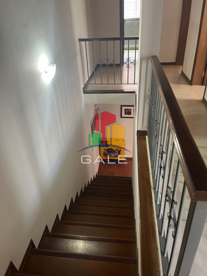Casa ID.1588 - Casa en alquiler anual de 4 dormitorios en PUNTA DEL ESTE zona BRAVA