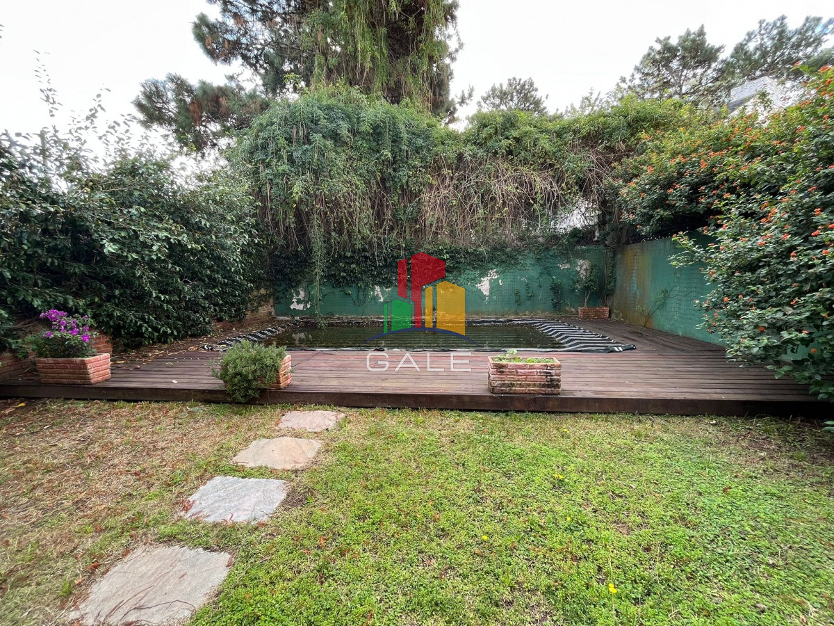 Casa ID.1588 - Casa en alquiler anual de 4 dormitorios en PUNTA DEL ESTE zona BRAVA