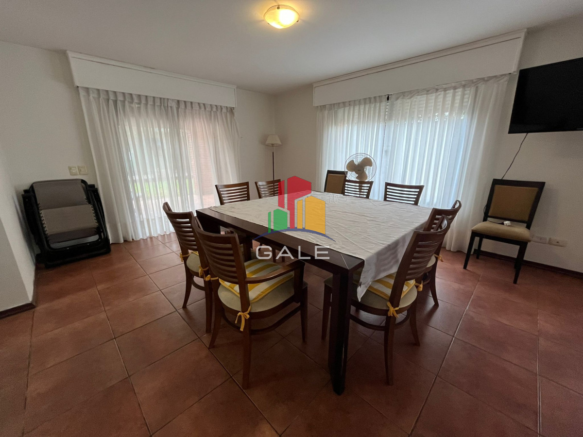 Casa ID.1588 - Casa en alquiler anual de 4 dormitorios en PUNTA DEL ESTE zona BRAVA