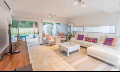 En venta  y alquiler anual casa en Rincón del Indio de 2 dormitorios Punta del Este