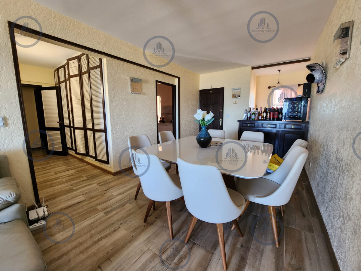 Apartamento ID.1269 - Venta de Apartamento de tres dormitorios en Primera línea de playa Brava, Punta del Este