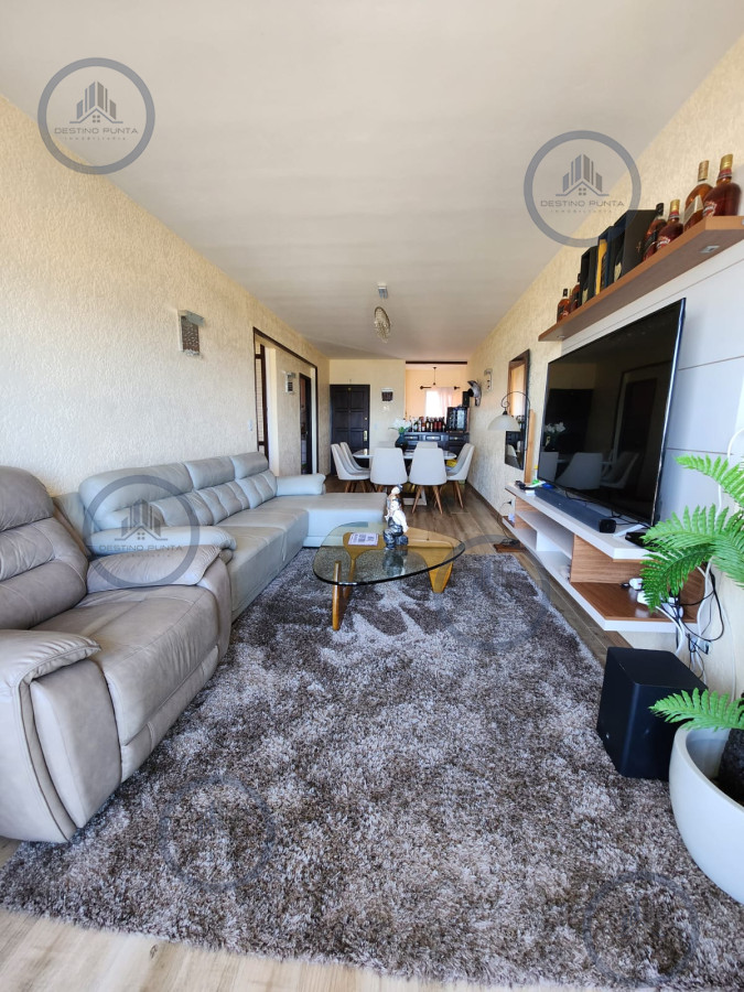 Apartamento ID.1269 - Venta de Apartamento de tres dormitorios en Primera línea de playa Brava, Punta del Este