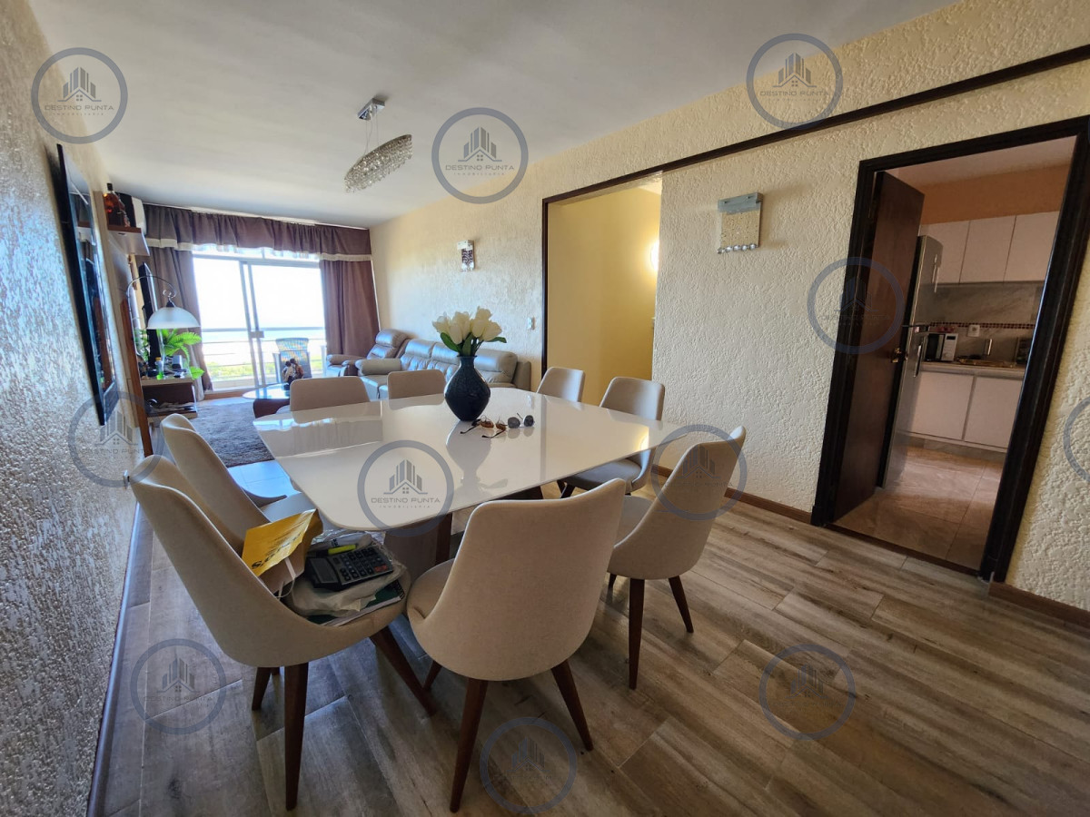 Apartamento ID.1269 - Venta de Apartamento de tres dormitorios en Primera línea de playa Brava, Punta del Este