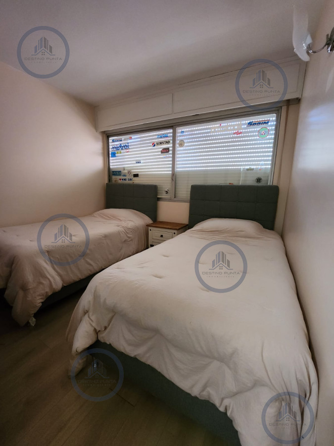 Apartamento ID.1269 - Venta de Apartamento de tres dormitorios en Primera línea de playa Brava, Punta del Este