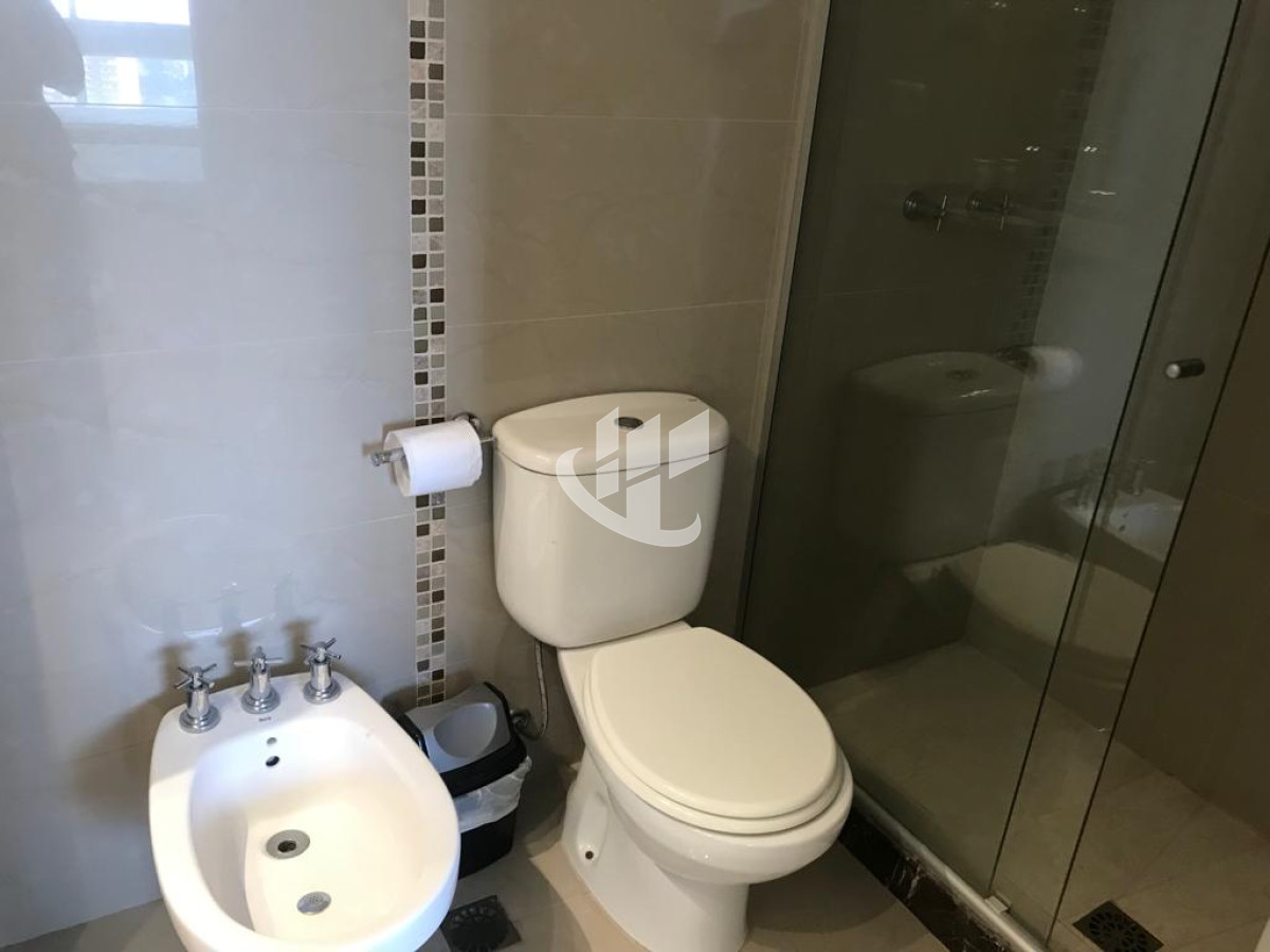 Apartamento ID.886 - Alquiler Temporario, 4 dormitorios, Punta del este, vista 180 grados, piso alto