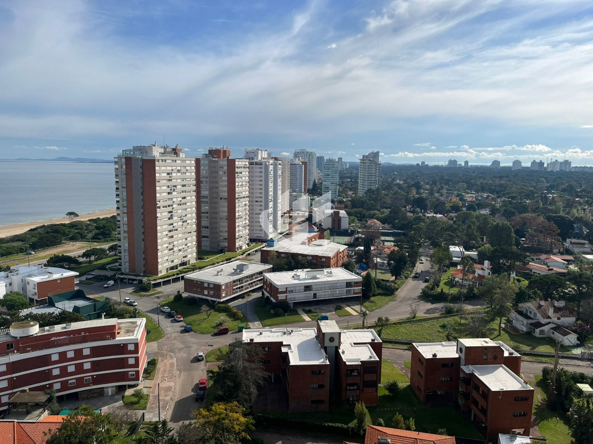 Apartamento ID.476 - Venta, Apartamento, 2 dormitorios, zona Mansa en Punta del Este 