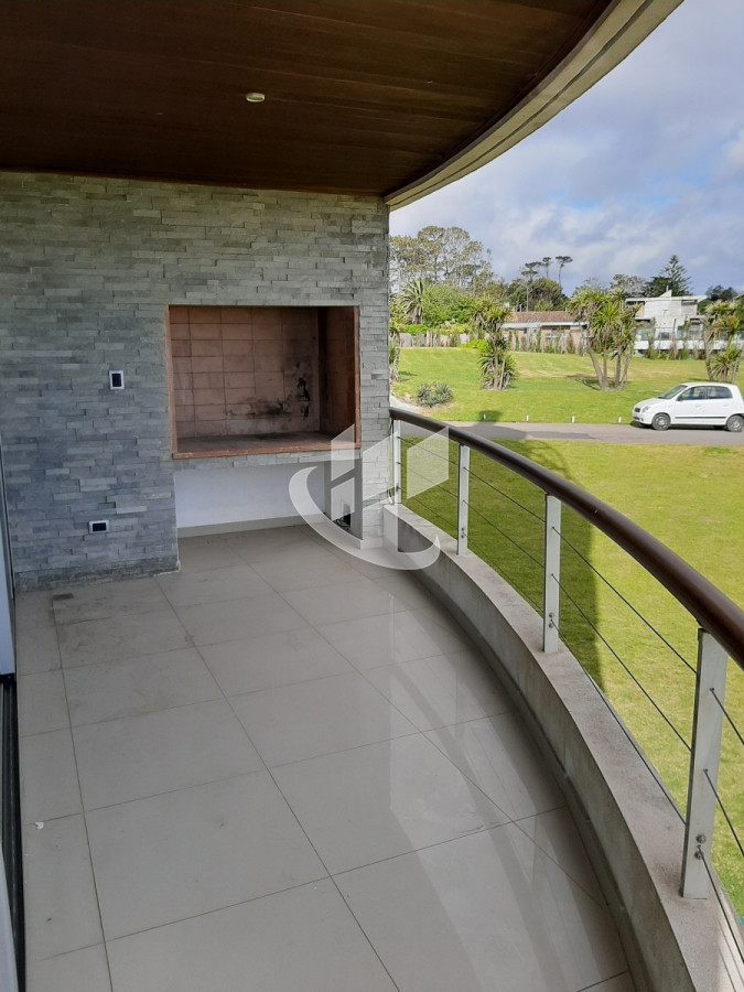 Apartamento ID.521 - Venta, apartamento, 3 dormitorios, 1era linea, Pinares, Punta del Este
