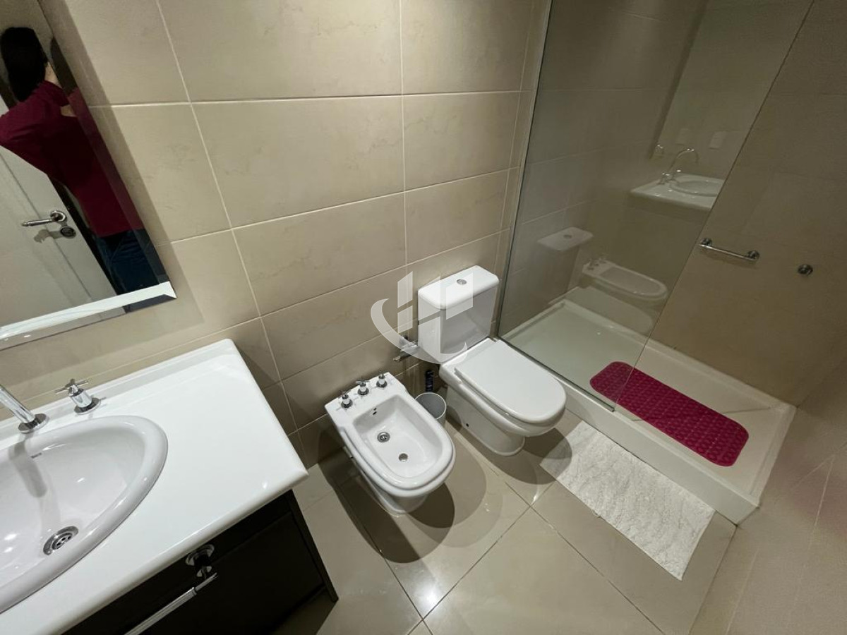 Apartamento ID.884 - Alquiler Temporario, 4 dormitorios, vista al mar, primera línea, Brava, Punta del Este