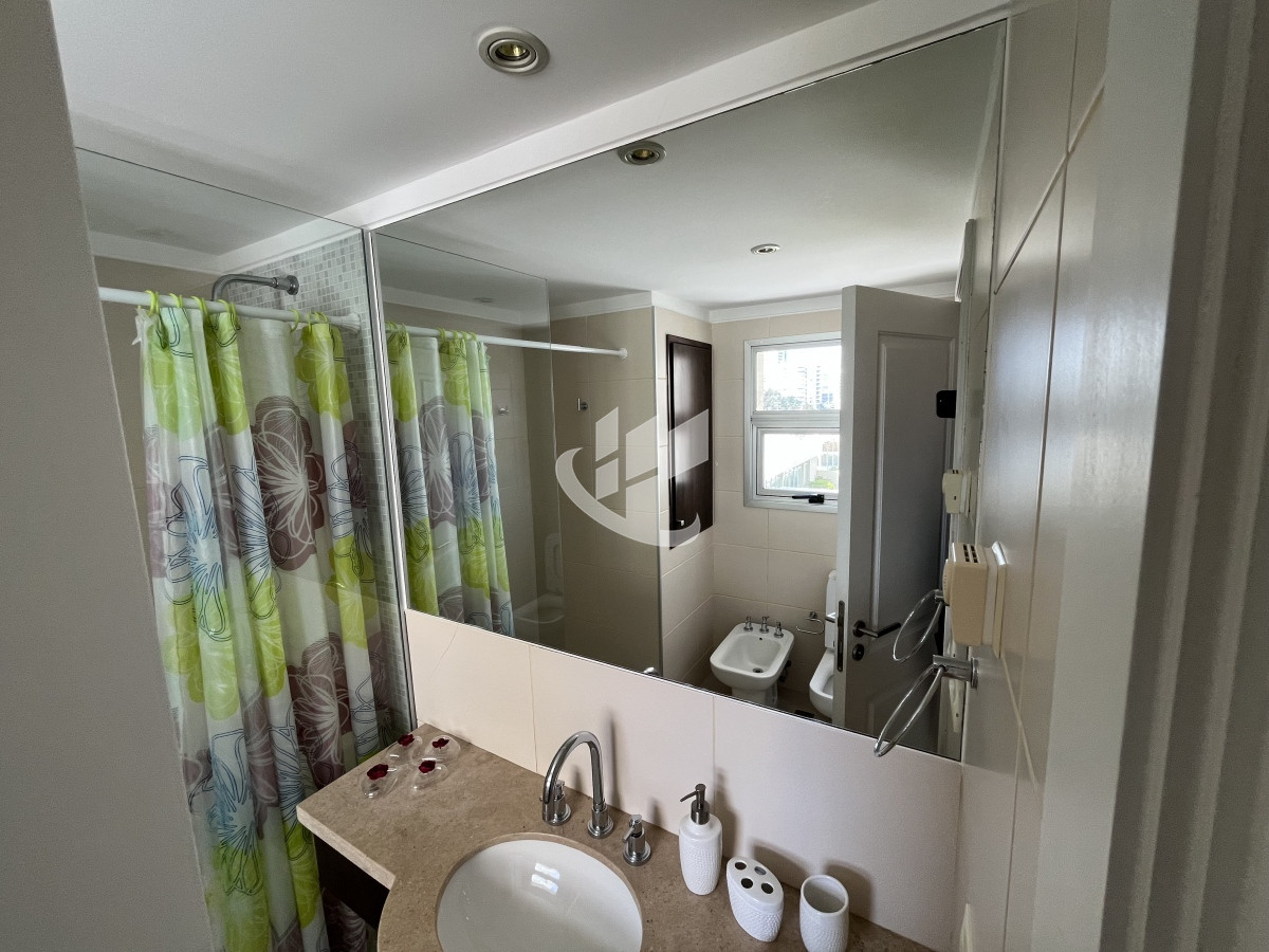 Apartamento ID.847 - Apartamento en VENTA, 3 dormitorios, 1era linea de mar, Brava, Punta del Este