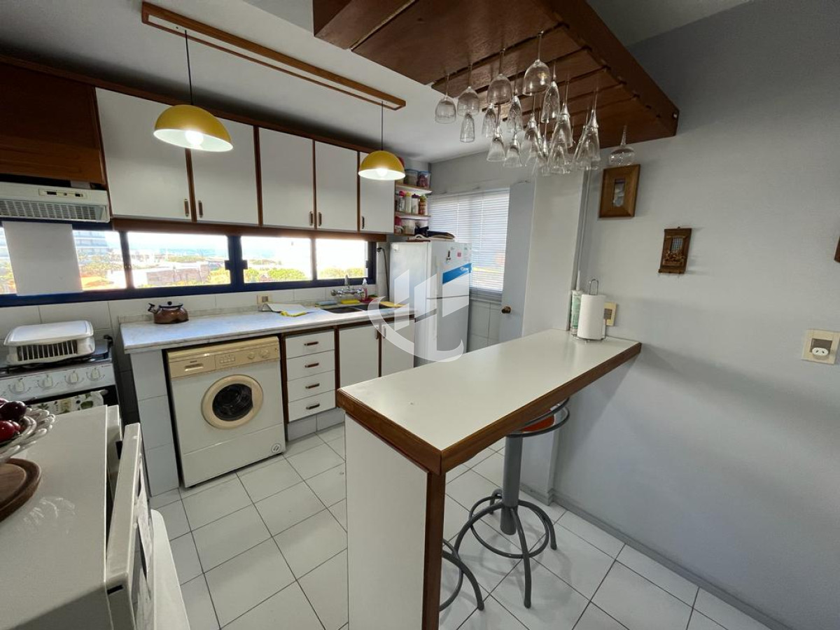 Apartamento ID.565 - Venta, apartamento, 2 dormitorios, vista al mar, Brava, Punta del Este