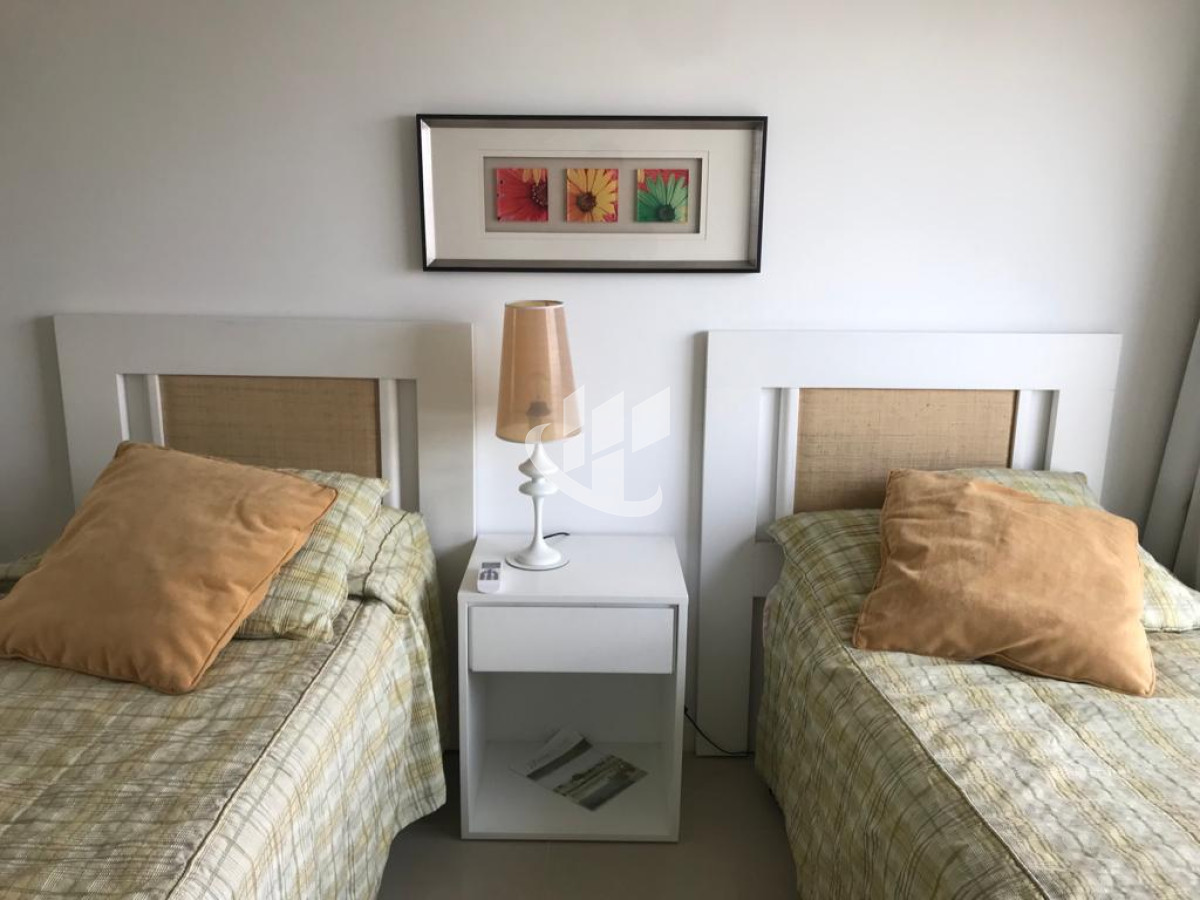 Apartamento ID.886 - Alquiler Temporario, 4 dormitorios, Punta del este, vista 180 grados, piso alto