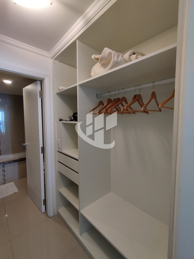 Apartamento ID.886 - Alquiler Temporario, 4 dormitorios, Punta del este, vista 180 grados, piso alto
