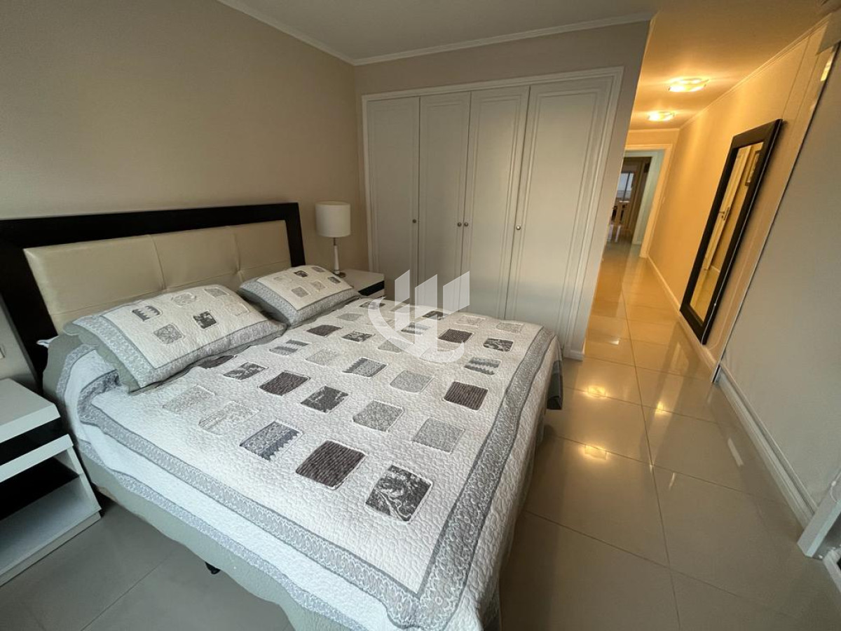Apartamento ID.885 - Venta, apartamento, 4 dormitorios, Primera linea de mar, Punta del Este