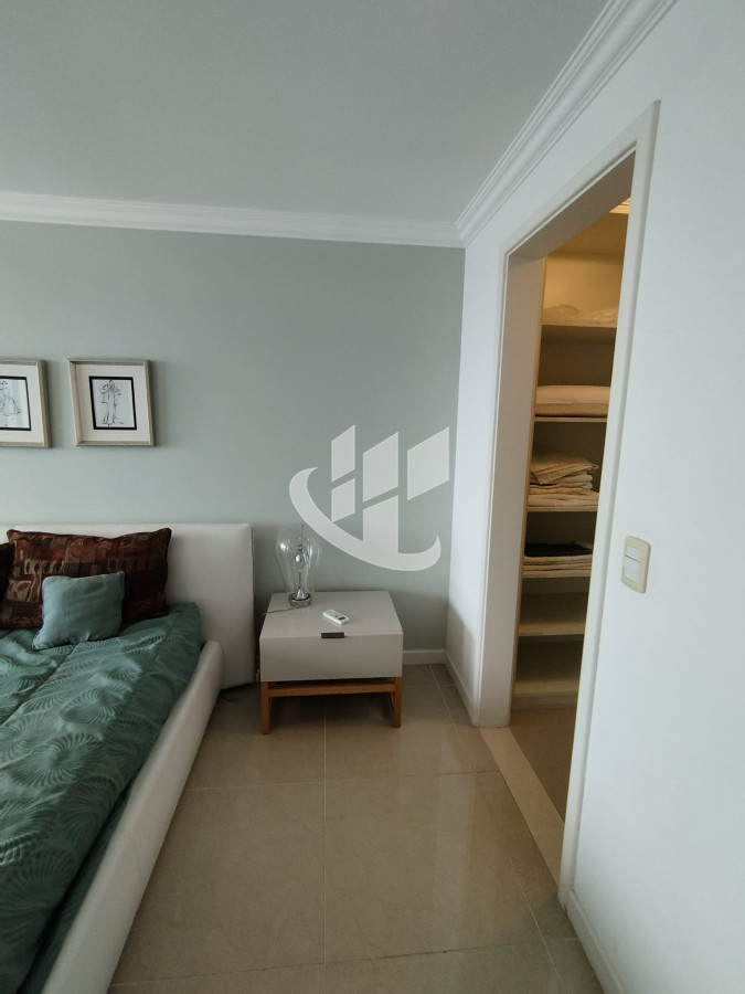 Apartamento ID.886 - Alquiler Temporario, 4 dormitorios, Punta del este, vista 180 grados, piso alto