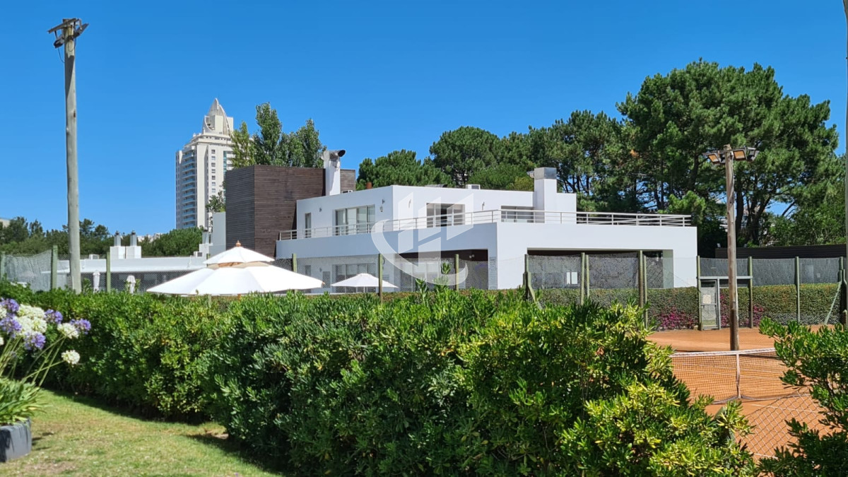 Apartamento ID.1390 - En venta apartamento en Planta baja de 1 dormitorio en Punta del Este VENTA