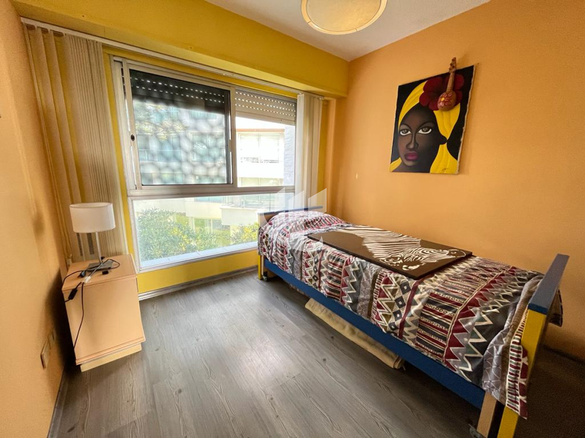 Apartamento ID.565 - Venta, apartamento, 2 dormitorios, vista al mar, Brava, Punta del Este