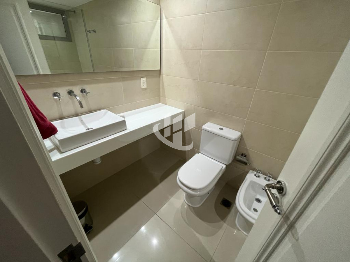 Apartamento ID.884 - Alquiler Temporario, 4 dormitorios, vista al mar, primera línea, Brava, Punta del Este