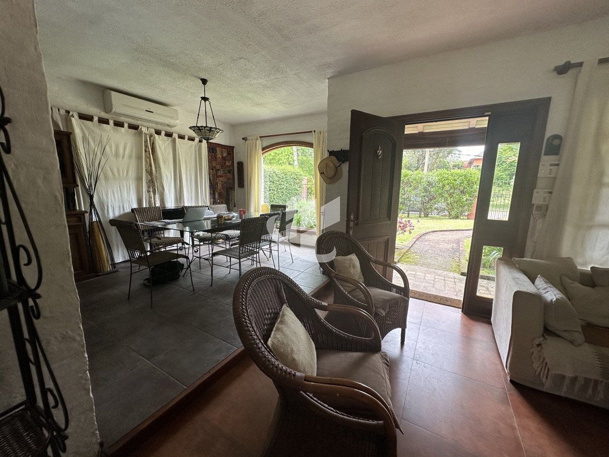 Casa ID.899 - Alquiler de casa de 5 dorm en temporada, con gran piscina y barbacoa 