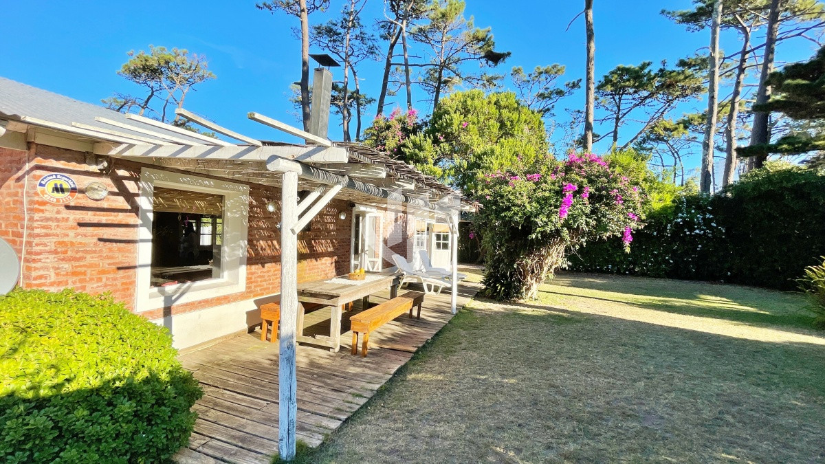 Casa ID.518 - Venta, casa, 2 dormitorios, San Rafael, Punta del Este.