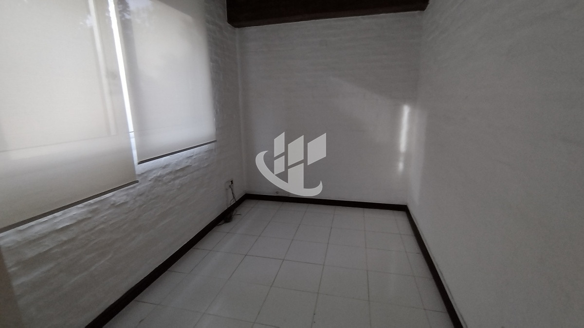 Casa ID.562 - Alquiler Anual, casa ideal para comercio en Punta del Este 