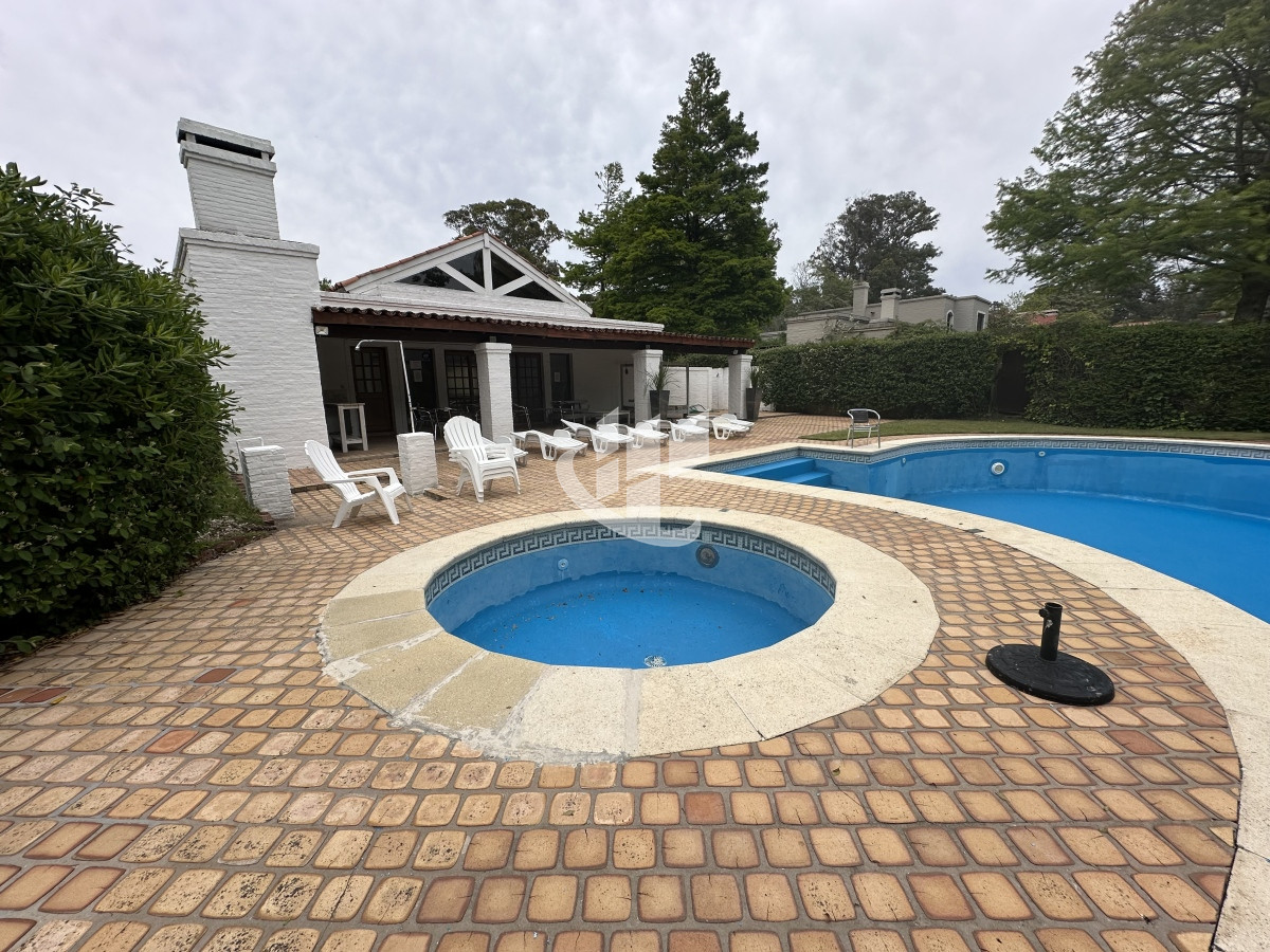 Casa ID.899 - Alquiler de casa de 5 dorm en temporada, con gran piscina y barbacoa 