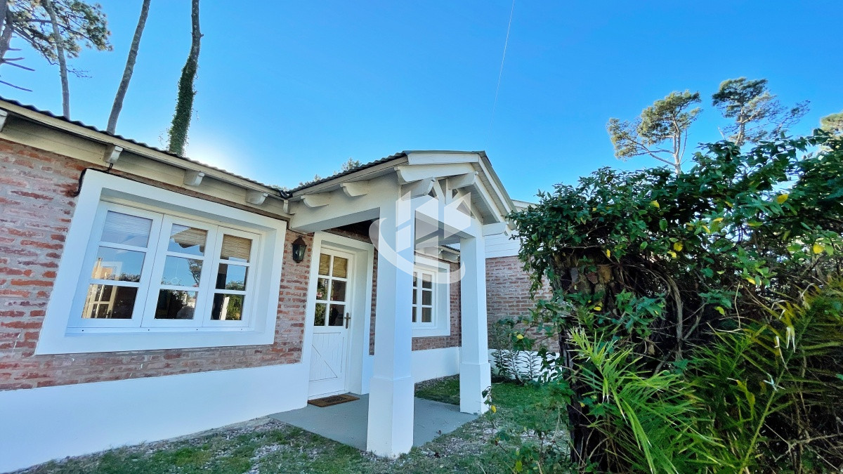 Casa ID.518 - Venta, casa, 2 dormitorios, San Rafael, Punta del Este.