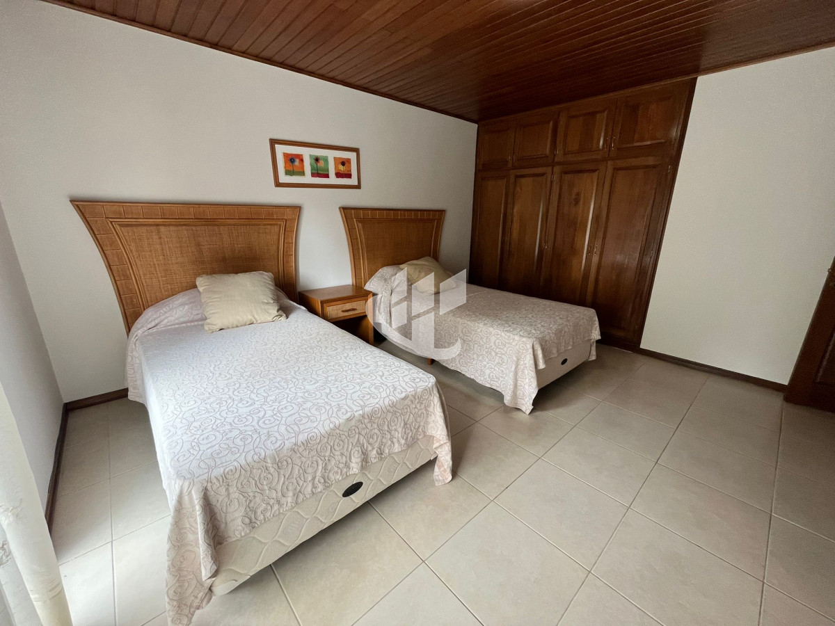 Casa ID.456 - Casa en alquiler anual de 4 dormitorios en PUNTA DEL ESTE zona BRAVA