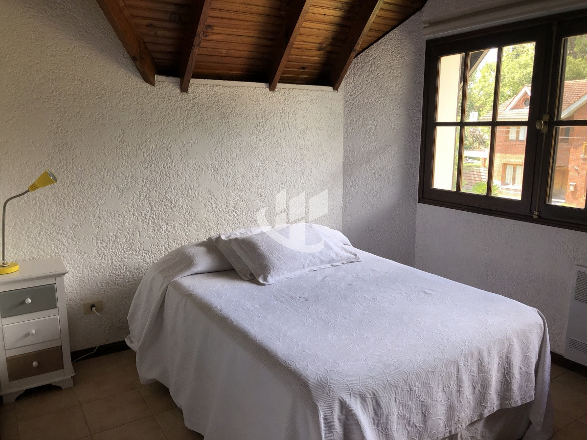 Casa ID.407 - Venta, Casa, 4 dormitorios, Lugano, Punta del Este