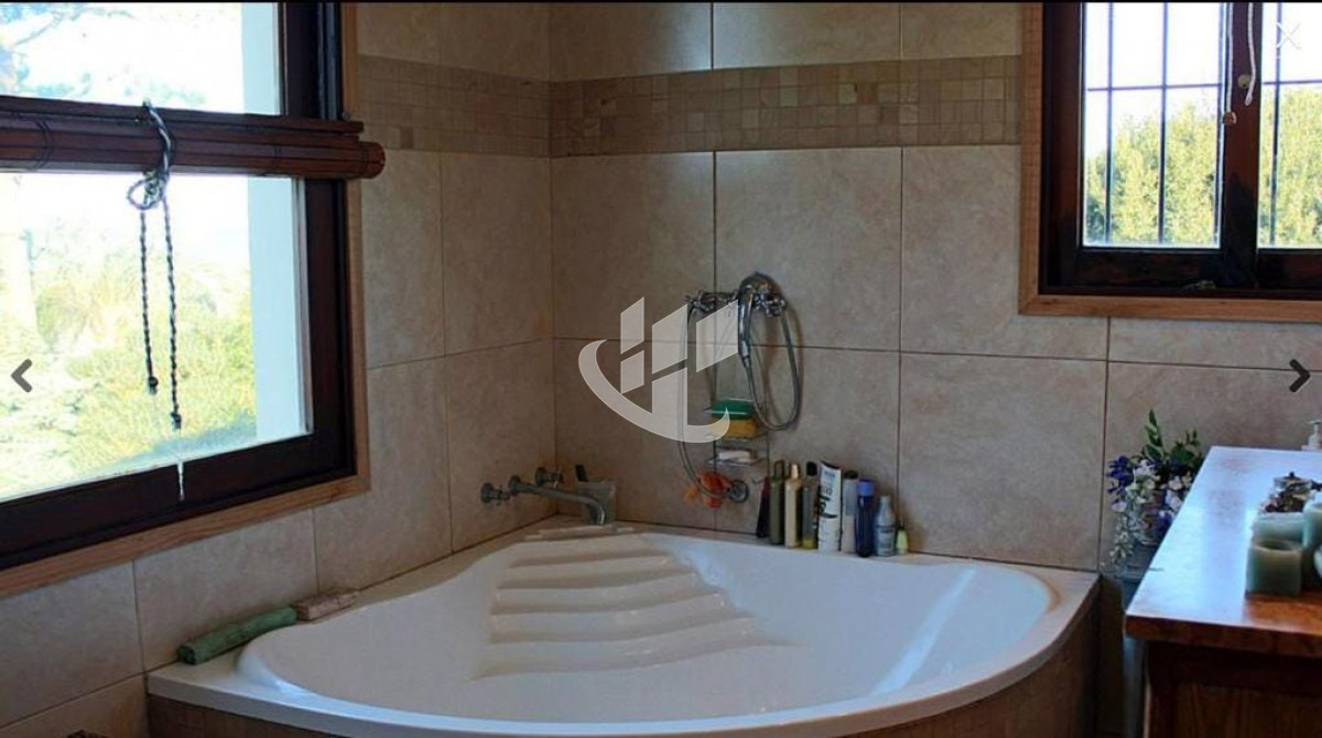 Casa ID.495 - Venta, Casa, 4 dormitorios, con vista al mar, San Rafael, Punta del Este
