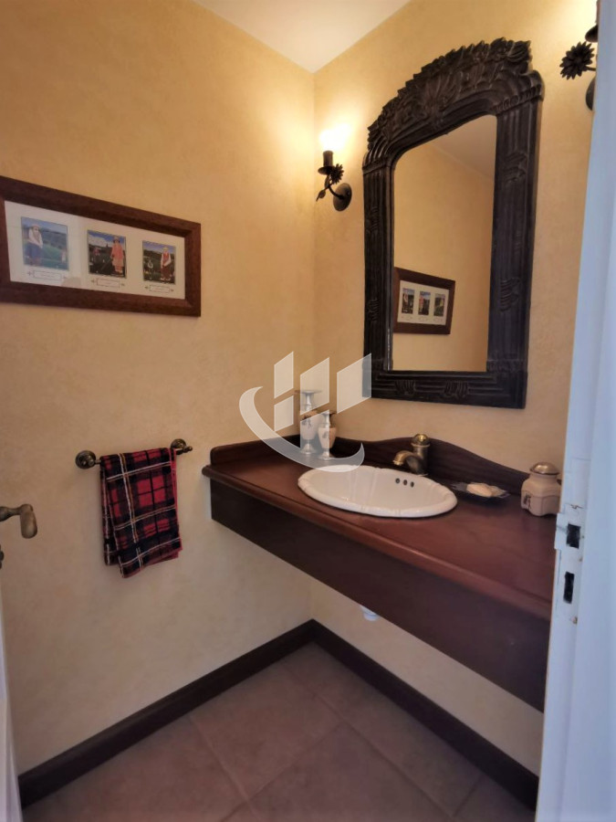 Casa ID.566 - Venta, casa, 3 dormitorios, Brava, Punta del Este