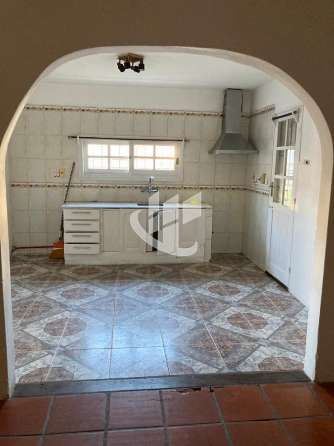 Casa ID.445 - Casa en venta, 4 dormitorios, Balneario Buenos Aries, Punta del Este.
