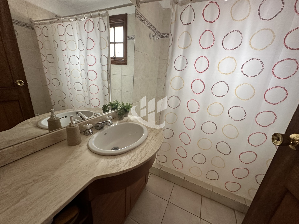 Casa ID.899 - Alquiler de casa de 5 dorm en temporada, con gran piscina y barbacoa 