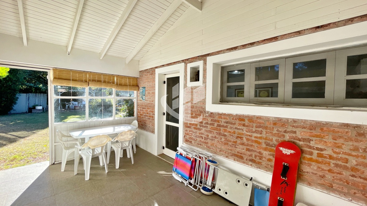 Casa ID.518 - Venta, casa, 2 dormitorios, San Rafael, Punta del Este.